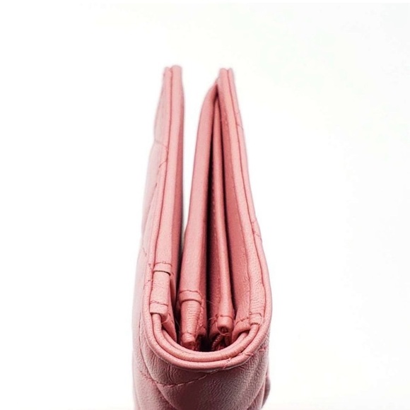 CHANEL Pink Quilted Wallet - Picture 4 of 9